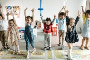 kids doing yoga